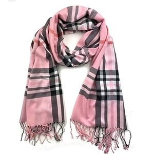 Italy Design Pink Cashmere Blend
Checker Plaids Design Scarf Made in
P.R.C.!